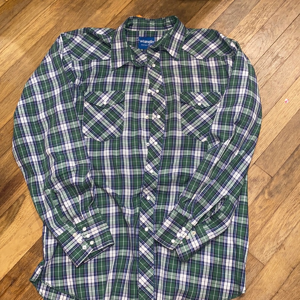 Mens Vintage Wrangler pearl snap shirt.Size large